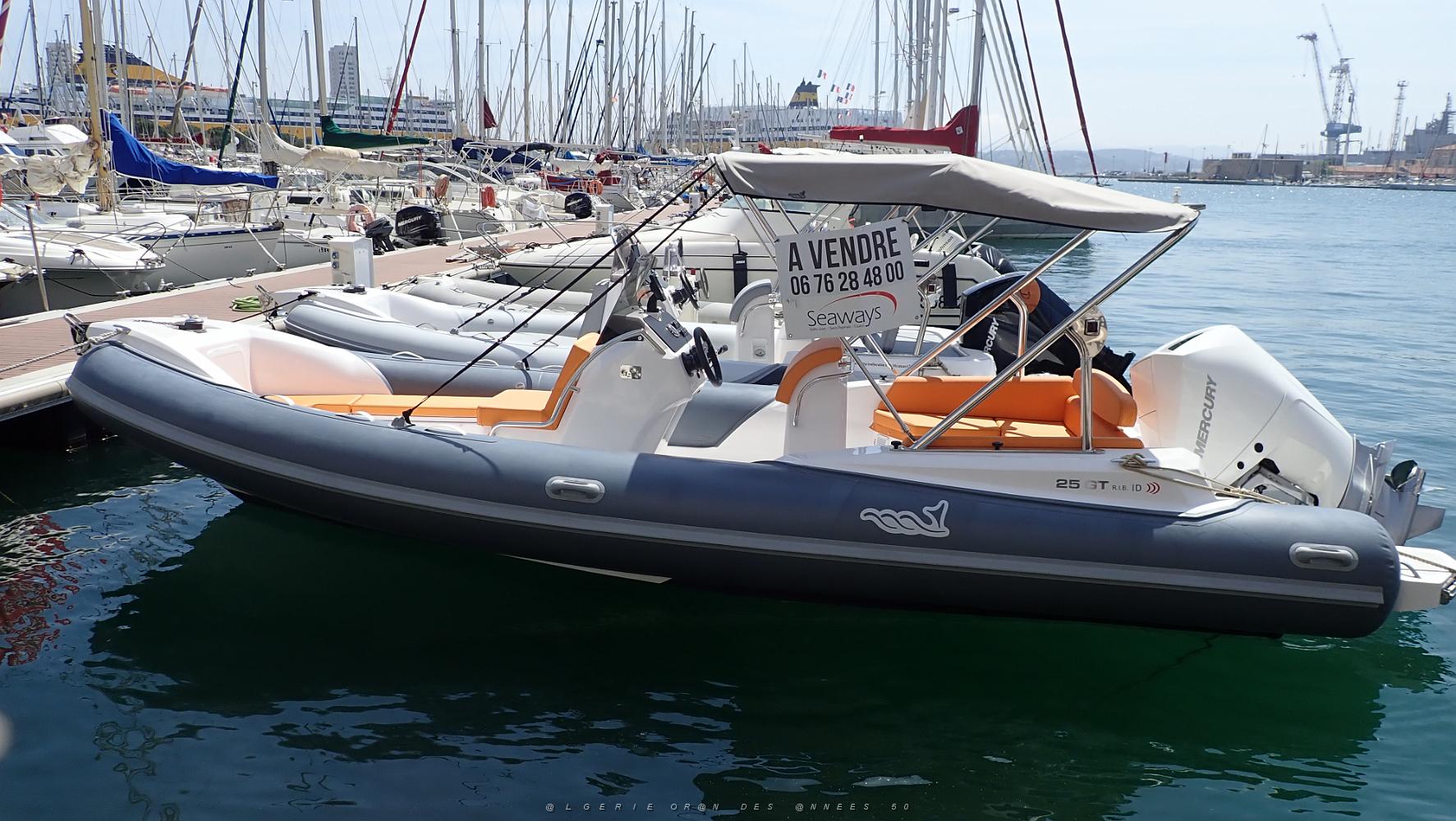 8 Toulon son port.JPG